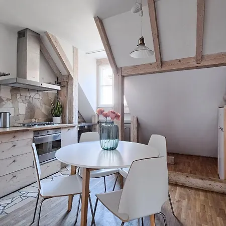 Urbannestgroup - Old Town - F50/5 Apartment *