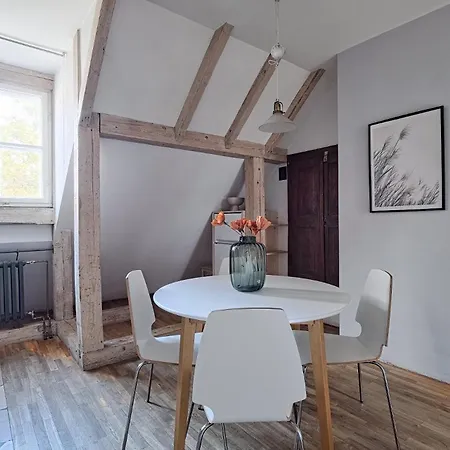 Urbannestgroup - Old Town - F50/5 Apartment