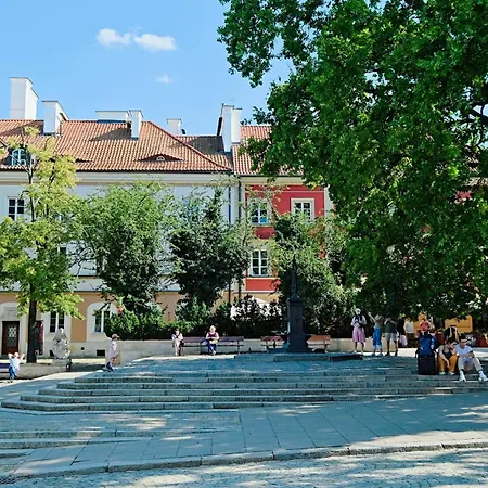 Urbannestgroup - Old Town - F50/5